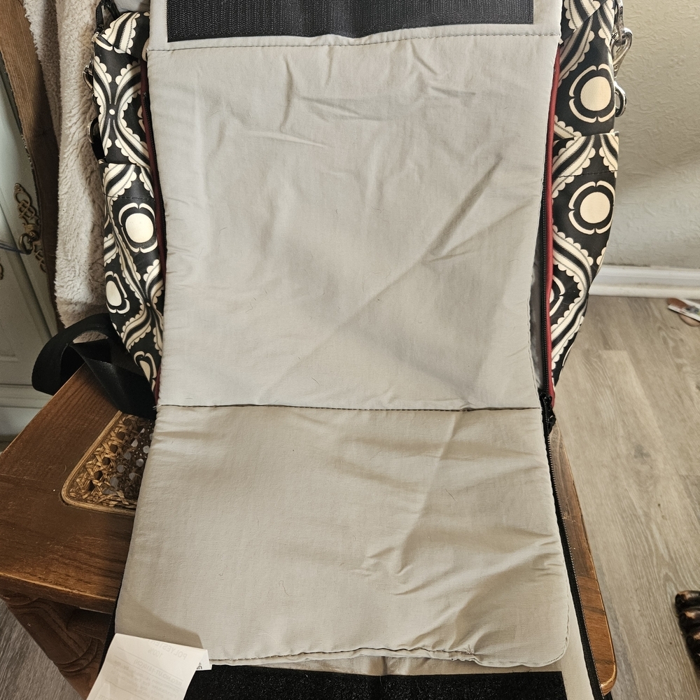 PETUNIA PICKLEBOTTOM DIAPER BAG - Picture 4 of 8